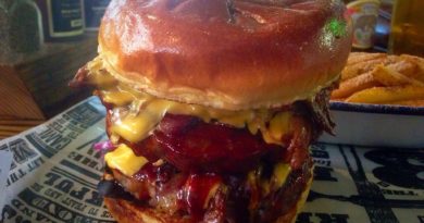 Red's True Barbecue Pit Burger